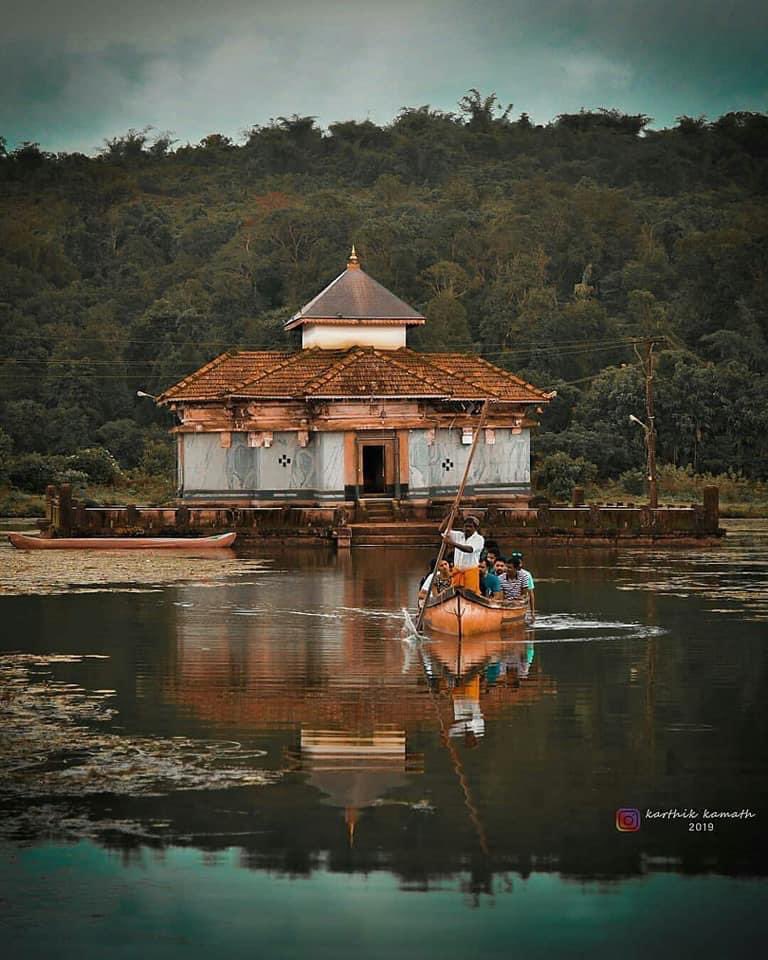 This temple is called Chaturmukha Basadi cos of its unique Quadrilateral architecture which has 4 entrances in 4 directions.Idols of Lord Parshwanatha,Lord Shanthinatha,Lord Ananthanatha &Lord Neminatha in kayotsarga posture are housed in Sanctum facing 4 directions2/3