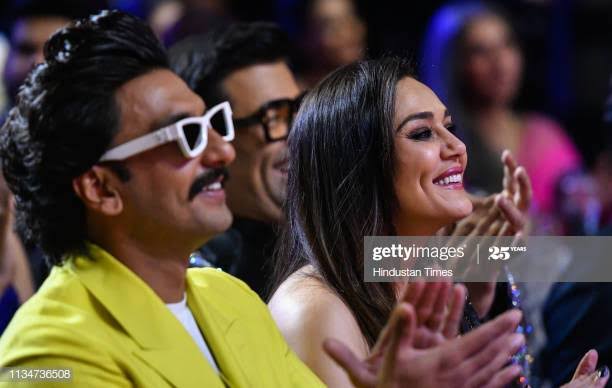 PZ_Fandom's tweet photo. Here's wishing the super energetic and loving @RanveerOfficial a very happy birthday ❤ Keep rocking 🤟🏻 Loads of love from #PZFandom
@realpreityzinta
#HappyBirthdayRanveerSingh #RanveerSingh #PreityZinta https://t.co/1TAYNtHOzU