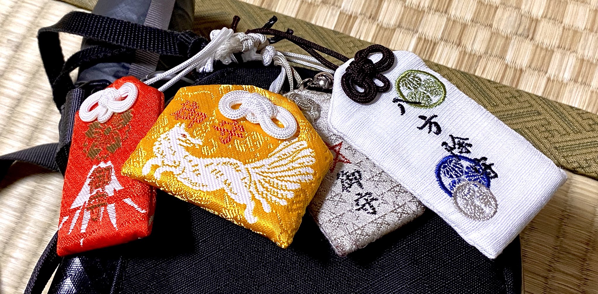 A 昨日買った富士浅間神社のお守りを出し そっとカバンに結んだ 富士浅間神社のお守り 金毛九尾稲荷大明神のお守り 安倍晴明神社のお守り 御岩神社のお守り 氏神の神社 日本武尊のお守り 霊界よりの自動書記 T Co Oowvh9i1iq Twitter