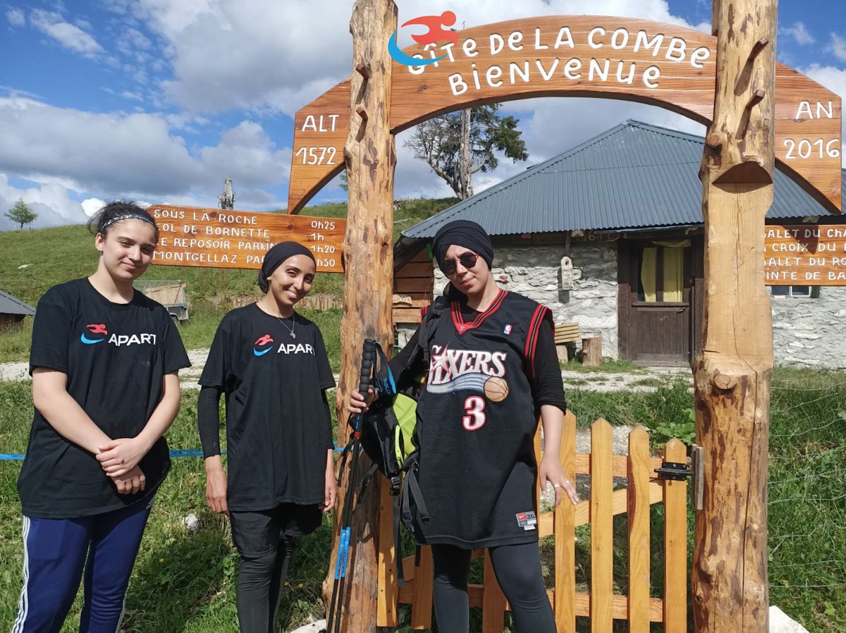 Trek de 26km sur 2 jours pour 3 jeunes filles du pôle féminin. 🏔

À la découverte du parc naturel du Massif des Bauges, un magnifique site de notre patrimoine territorial de Haute Savoie. Bravo les filles ! 🙌

On est aussi sur snapchat asso-apart2020 👻