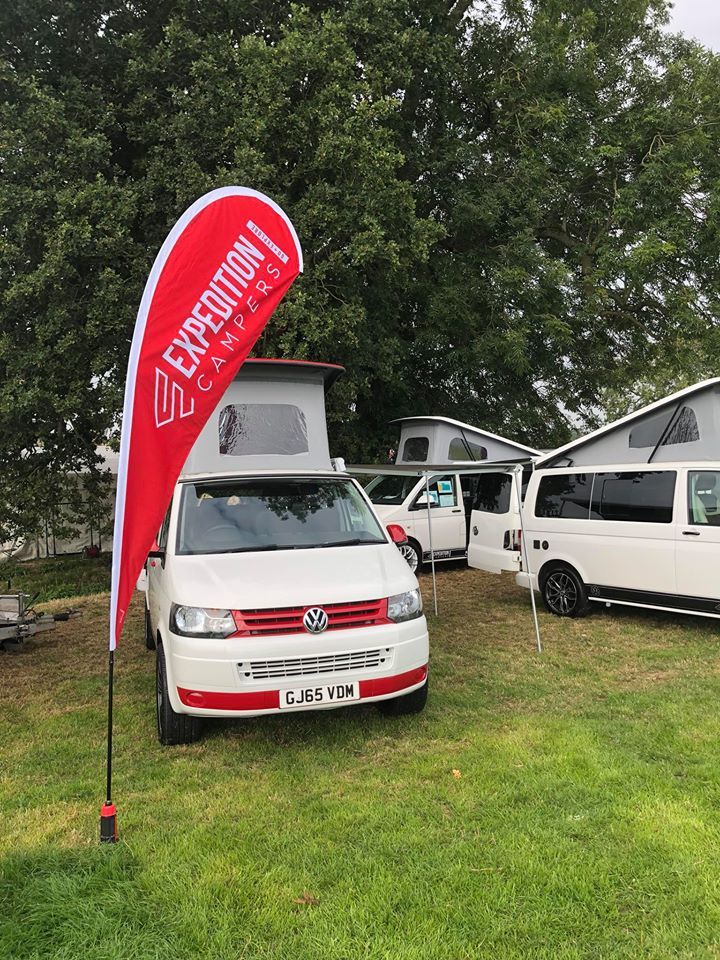 sailflags's tweet image. With most campsites now open what better way to advertise than with a flag! 
This is a Jumbo Teardrop flag with a ground spike. 
sailflags.co.uk/teardrop
#Sailflags #Teardropflags #WeAreBack