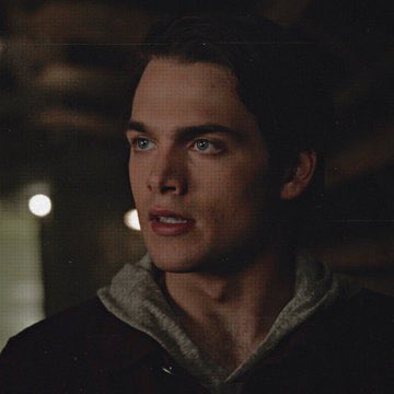 New Layout

Credits: @BiteYourTeethEs

Go check out their profile!