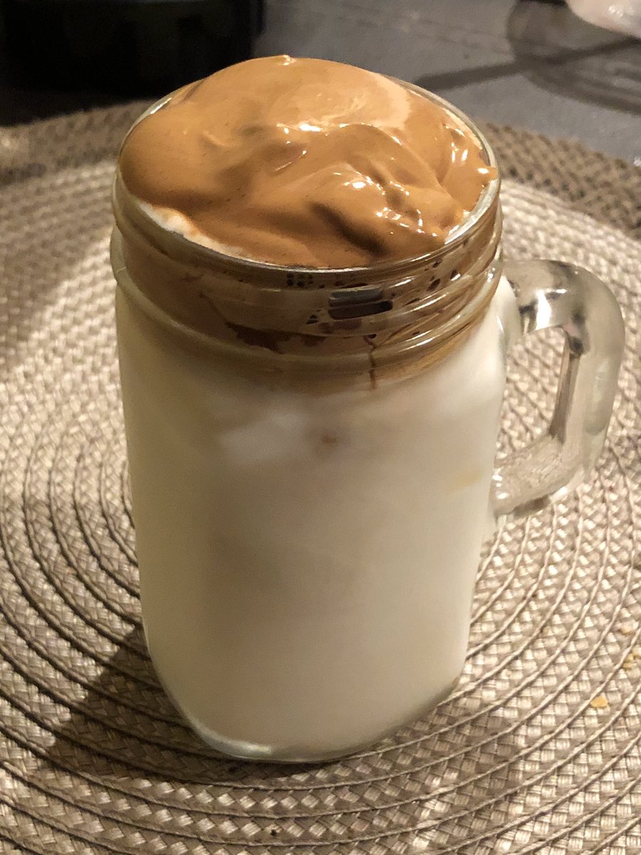 jcbonfire's tweet photo. Primer intento haciendo café batido/dalgona. :) https://t.co/yLjwCGLiQQ