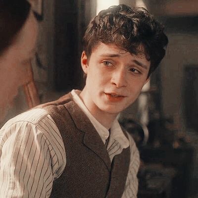 av0nlies's tweet photo. i feel like when gilbert said "beautiful" he meant it for Anne, not the flower
#renewannewithane https://t.co/gi7oP2eNwa