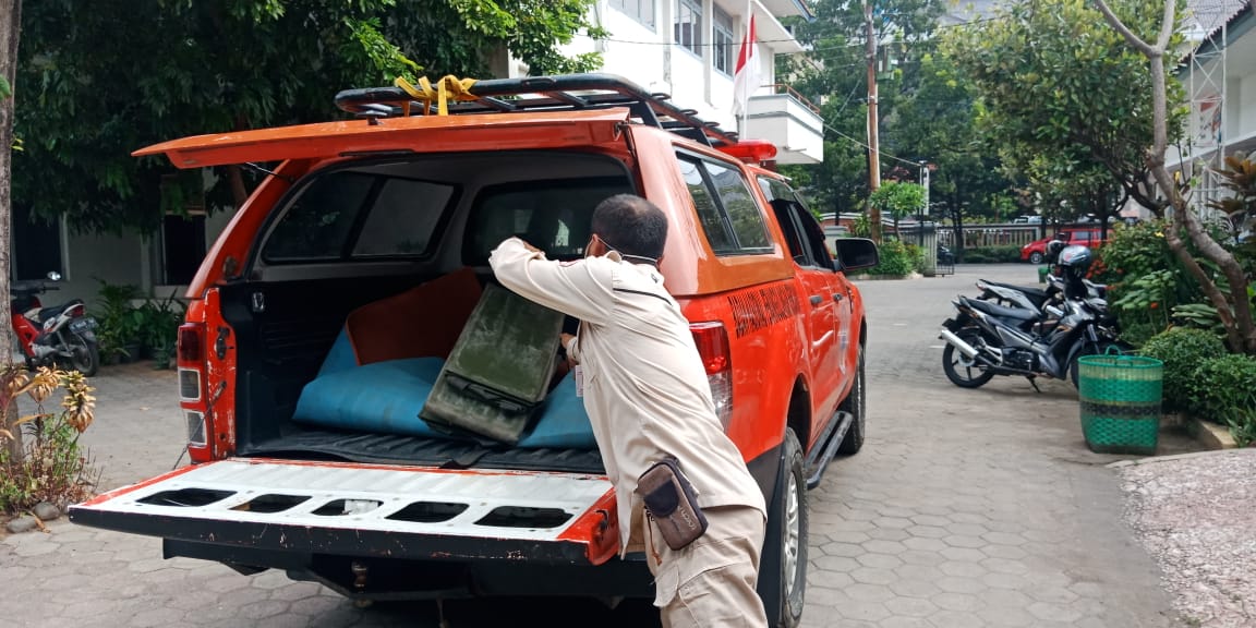 KudusPmi's tweet photo. Penyerahan 25 kantong jenazah untuk BPBD Kab Kudus

@sarwapramana @PMIJawaTengah @bpbd_kudus1504 @DiskominfoKudus @Pemkab_Kudus https://t.co/GJpKTwOGrU