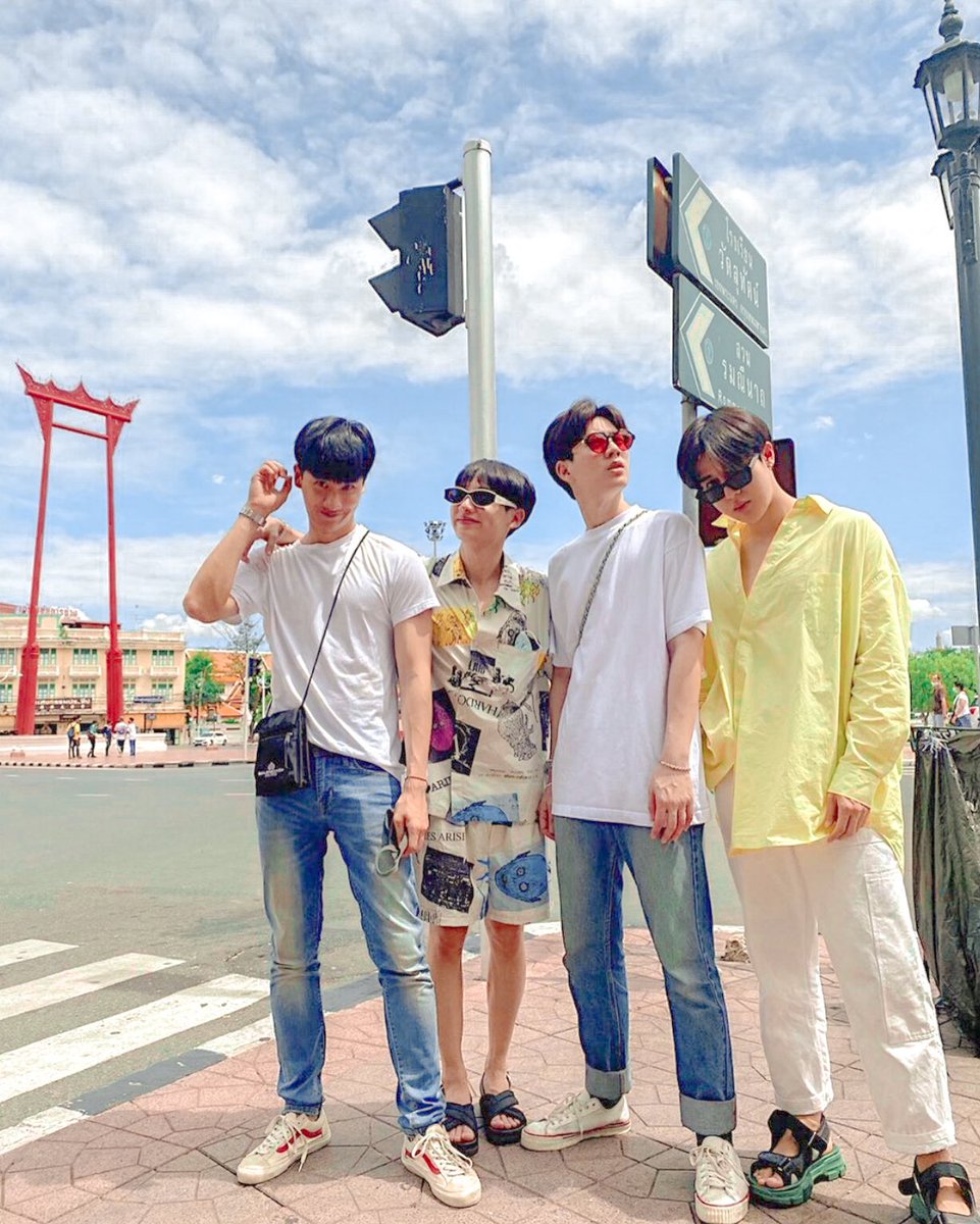 Junezjuneeee's tweet photo. Aesthetic Thailand boys 💛💙💚💚

#OGTA #ออฟกัน #กำใจของดับบลิวซี ✊💛 #ชาวบ้าน #กันอรรรถพันธ์น่ารักกว่าที่คิด https://t.co/AIxpKMS7GW