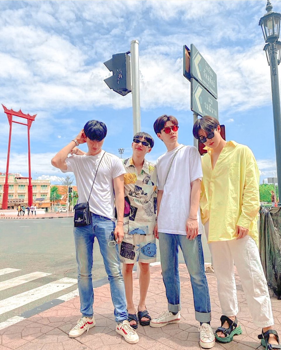 Junezjuneeee's tweet photo. Aesthetic Thailand boys 💛💙💚💚

#OGTA #ออฟกัน #กำใจของดับบลิวซี ✊💛 #ชาวบ้าน #กันอรรรถพันธ์น่ารักกว่าที่คิด https://t.co/AIxpKMS7GW