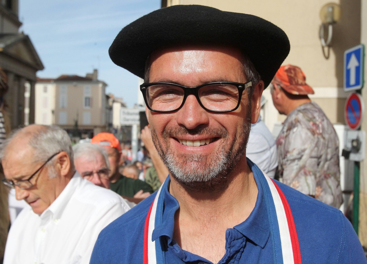 Landes : le livre de Cyrille Vidal et Passiflore pour aider la course landaise sudouest.fr/2020/07/05/lan…