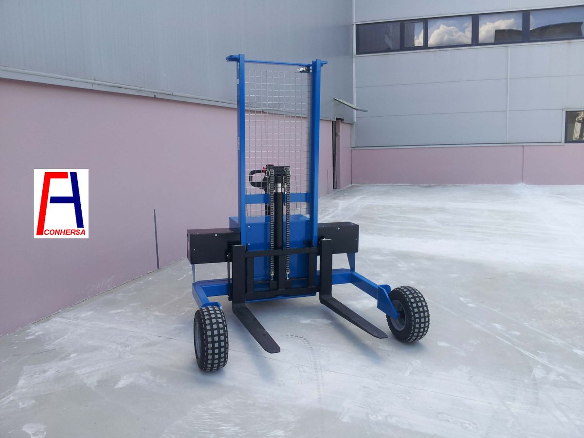CONHERSAoficial's tweet photo. #Apilador #todoterreno. #Roughterrain #stacker @JonGoikoetxea4 https://t.co/VYb8VHsK3l
