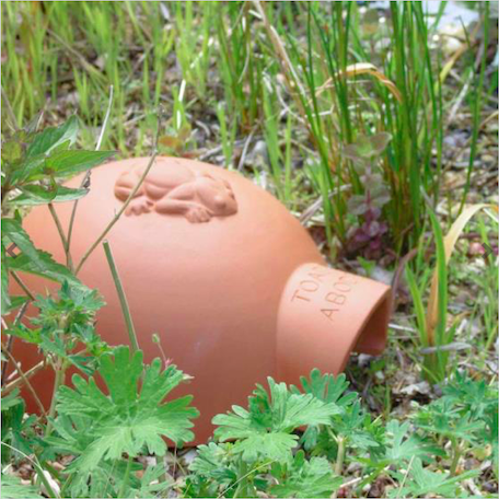 seed_ball's tweet photo. Wildlife Garden - Toad Abode
Encourage toads to your garden to eat up slugs and snails by making a toad abode, A nice dark, sheltered place for them to call home, near leaf litter and a log pile. The RSPB sell rather lovely terracotta ones:
https://t.co/xrk95IEuOJ
#ToadAbode https://t.co/eMXNagLIca