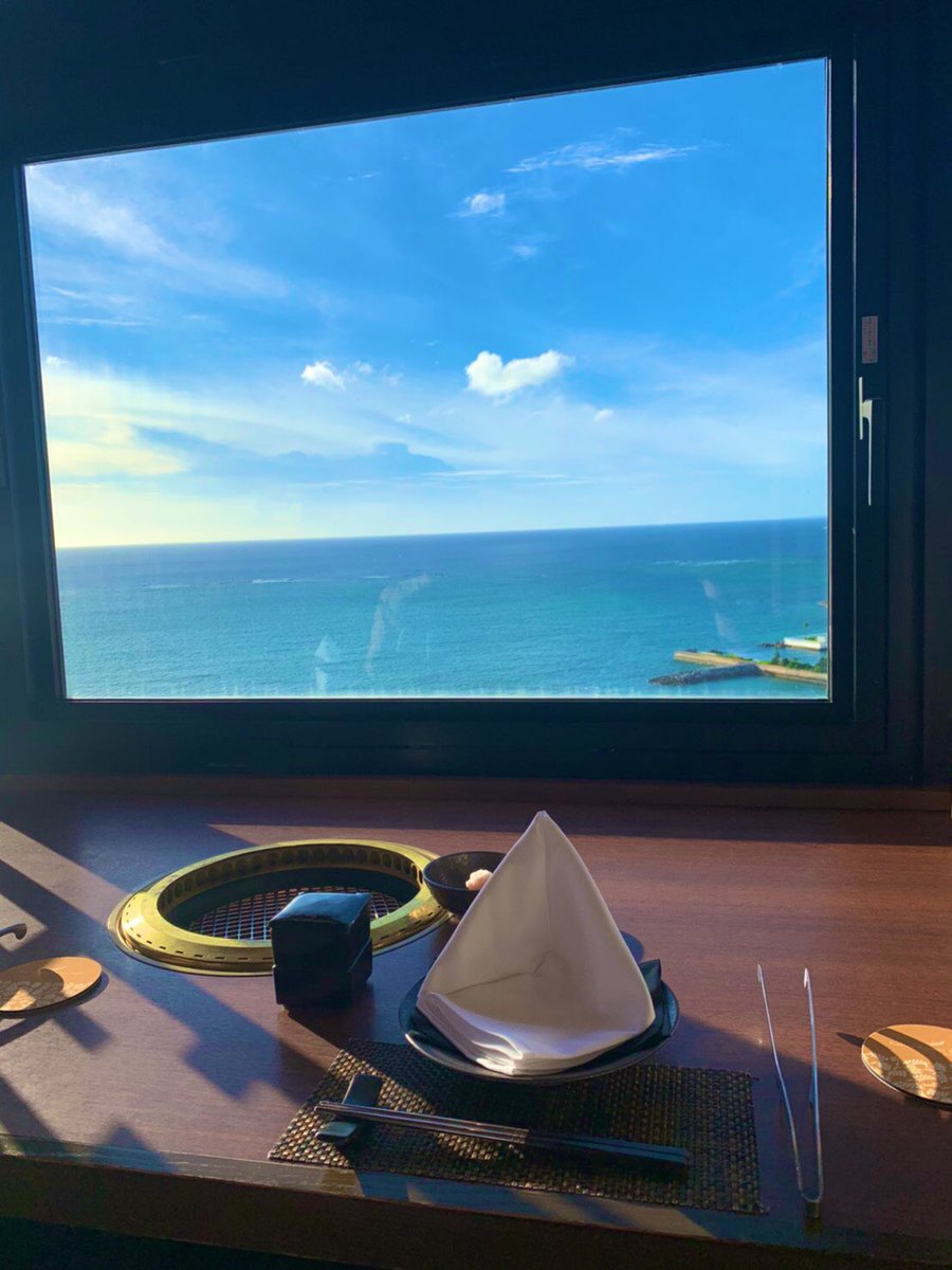 Business1932's tweet photo. 海を見ながら焼肉🥩🏖 https://t.co/g6x0KdUtpi