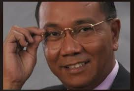 for__keeps's tweet photo. Ka JAY SONZA (@JaySonza3) is now relating his personal issues on ABS-CBN's biased news reporting in today's Congressional hearing. 👊👊👊

#VoteNoToABSCBN https://t.co/NrikbX1oBv