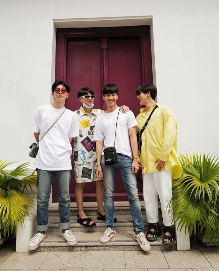 jhanracha's tweet photo. Okay but ghost ships aside, im super soft for their friendship 😭 Im still thinking about how they want to spend the next lifetime together, im so happy they met each other, im so happy they have each other's back 💚💛💙 #OffGunTayArm https://t.co/Ym8aWzeW3G