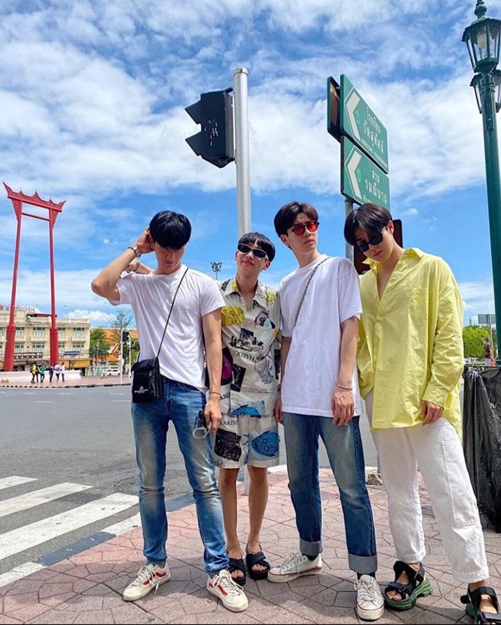 jhanracha's tweet photo. Okay but ghost ships aside, im super soft for their friendship 😭 Im still thinking about how they want to spend the next lifetime together, im so happy they met each other, im so happy they have each other's back 💚💛💙 #OffGunTayArm https://t.co/Ym8aWzeW3G
