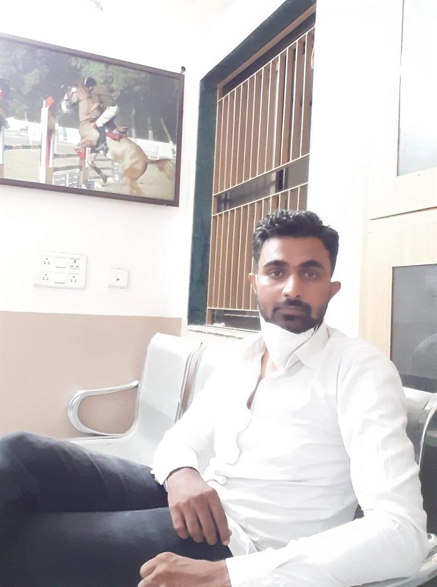 NSUIGujarat's tweet photo. રાજ્યના લાખો બેરાજગાર યુવાનોની માંગણીના સમર્થનમાં વીરોધ પ્રદર્શનનો કાર્યક્રમ કરે એ પહેલા જ અલગ અલગ જગ્યાઓ પર મોડી રાત્રે જ @nsui હોદ્દેદારોની ખોટી રીતે અટકાયત કરતી પોલીસ .. https://t.co/TfE0FdgSgG