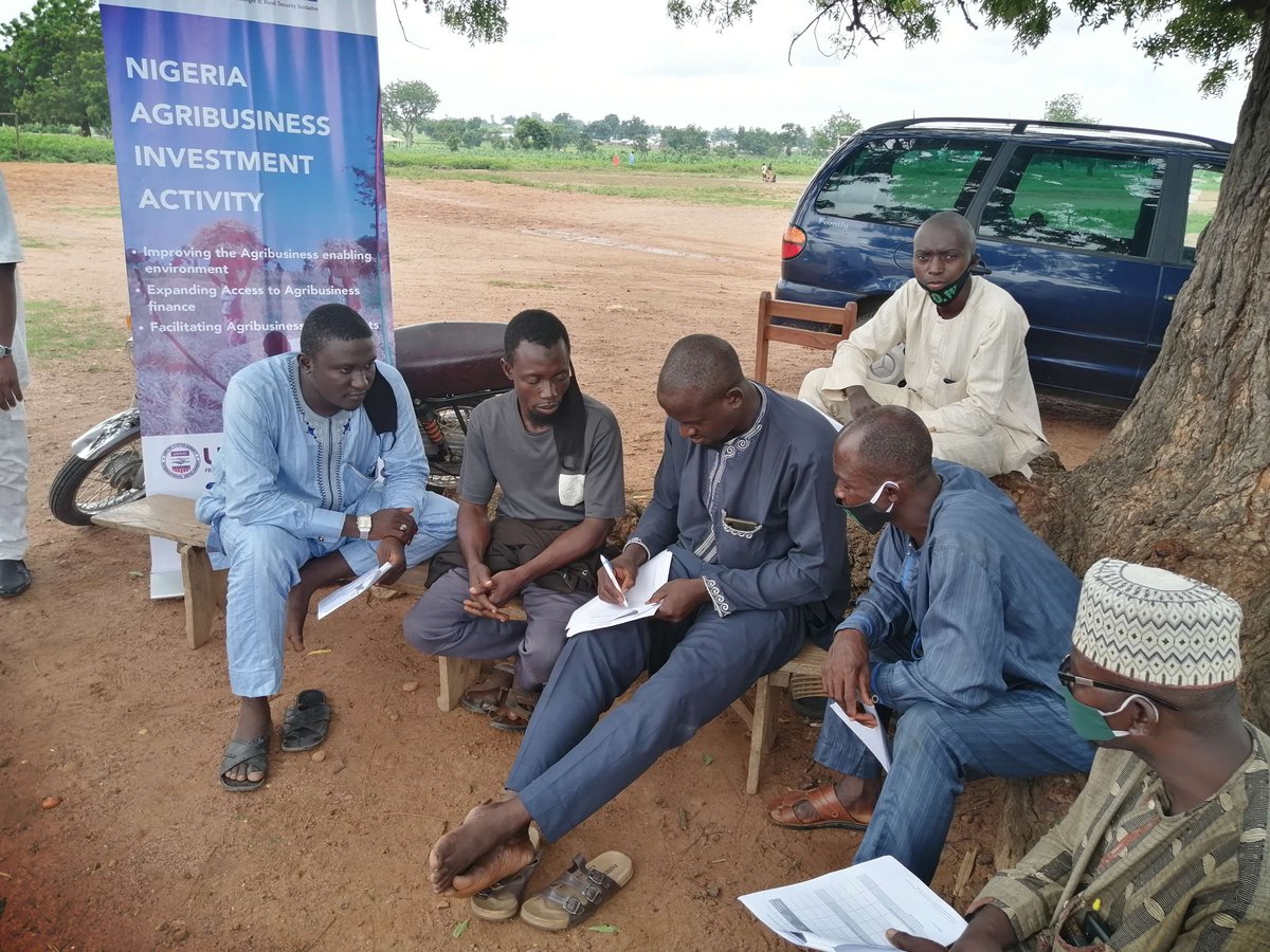 FtF_AgInvest's tweet photo. Our Activity trained 25 lead #farmers on Micro Enterprise Fundamentals from #FarmOnWheels in Niger State. Farmers trained were selected from 400 soybean outgrowers to recieve input loans of N24m from the coy. Knowledge gained will cascaded to 375 farmers in their cooperatives. https://t.co/tqY1BLUzqj