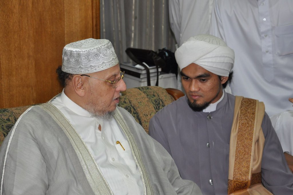 Fazirun Md Hanipah On Twitter Inilah Guru Mulia Yang Al Faqir Kasihi Sohibul Fadilah Ustaz Mohd Nazrul Abdul Nasir Yang Mana Himmahnya Amat Tinggi Didalam Menuntut Ilmu Ini Adalah Foto Kira Kira 10 Tahun