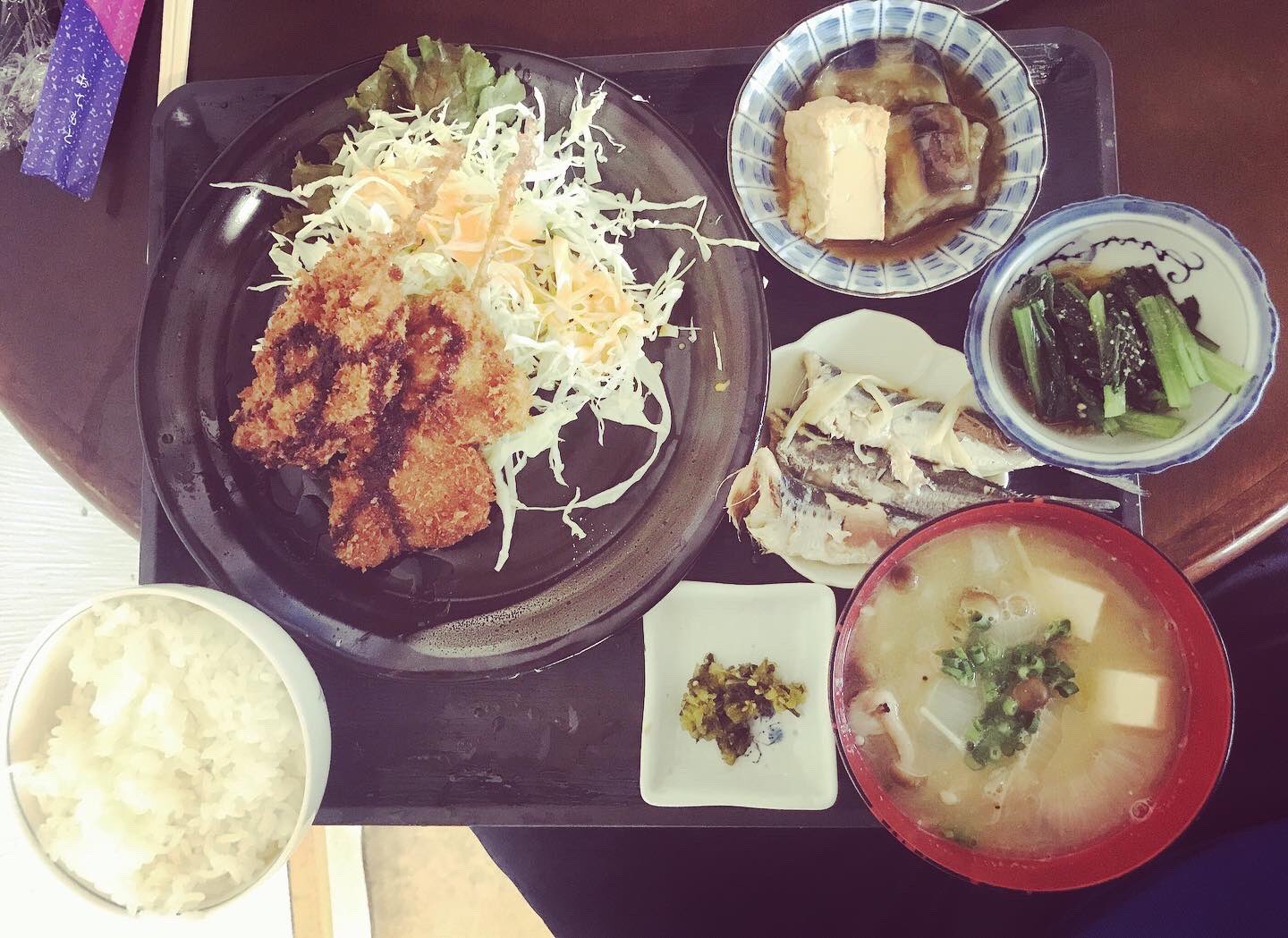 ほっぷ 下関 公式 お食事処いとこ メニューは何と日替わり定食のみ でもこの日替わり定食がめっちゃ魅力的 メインはもちろん お味噌汁や惣菜 漬物まで全て美味しい そしてこのボリュームで600円 おっちゃん1人しかおらんけぇお客さんが ほっぷ 下関 公式 お食事処いとこ メニューは何と日替わり定食のみ でもこの日替わり定食がめっちゃ魅力的 メインはもちろん お味噌汁や惣菜 漬物まで全て美味しい そしてこのボリュームで600円 おっちゃん1人しかおらんけぇお客さんが