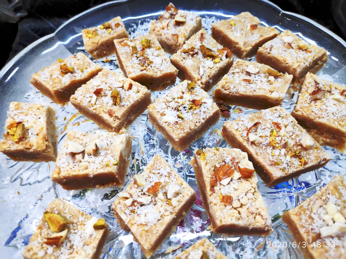IndianMaasKitc1's tweet photo. Hey guys, this mungfali barfi😋😋 is a very tasty and healthy indian sweet and you can also eat it during vrat or upwas. Try this recipe and enjoy 🙏 Full recipe: https://t.co/roMUdHHDIX
#sawan #sawansomvar #sawan2020 #sawansomwar #SawanFirstMonday #vratv https://t.co/fFC3GtlBe5