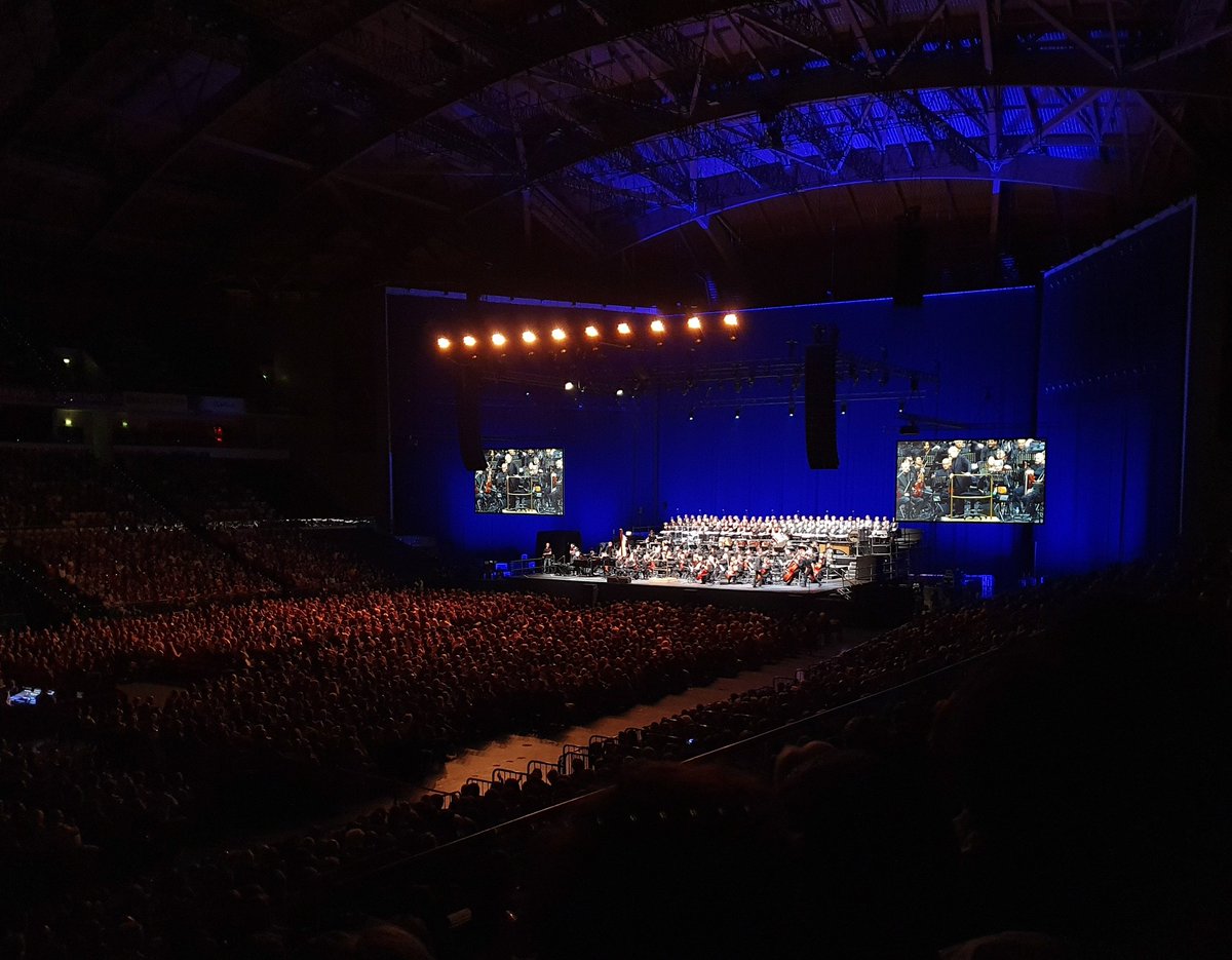 JuanVazquezC's tweet photo. El año pasado estuvimos en Lisboa en la gira de despedida de #EnnioMorricone. Fue un privilegio.
Adios, Ennio. Gracias.

@fnietoromero, @Dmlourtau, Diego, @_solpavon https://t.co/hg0EAYvB0h