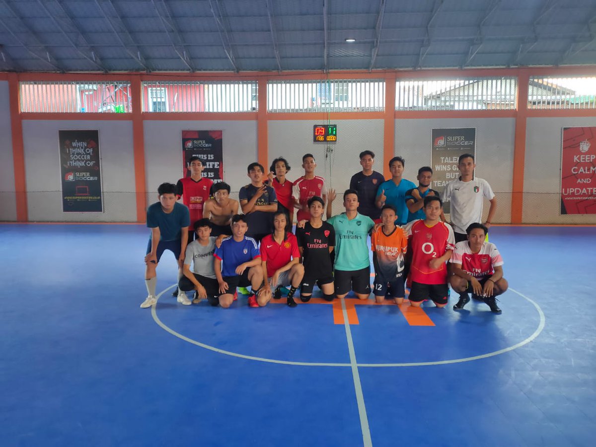 AIS_BKL's tweet photo. Terimakasih kawan2 Gooners yg sdh hadir sparing dan #funfutsalaisbkl #futsalseruaisbkl kmrn sore. Sampai jumpa minggu depan!

#VCC #COYG #arsenal #fairplay https://t.co/rxG8UPbhm8
