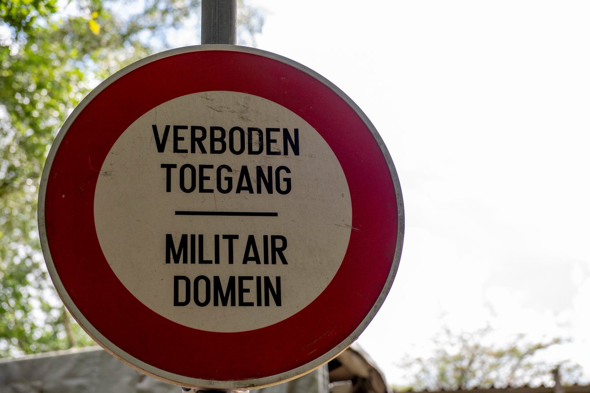 federalepolitie's tweet photo. Zondag haalden we 13 personen uit het Groot Schietveld in Brasschaat - een militair domein dat niet toegankelijk is voor burgers. Wie er de regels overtreedt, riskeert zijn of haar leven! 
Meer info: https://t.co/SuFgRvYxKM https://t.co/puTJCBcJrn