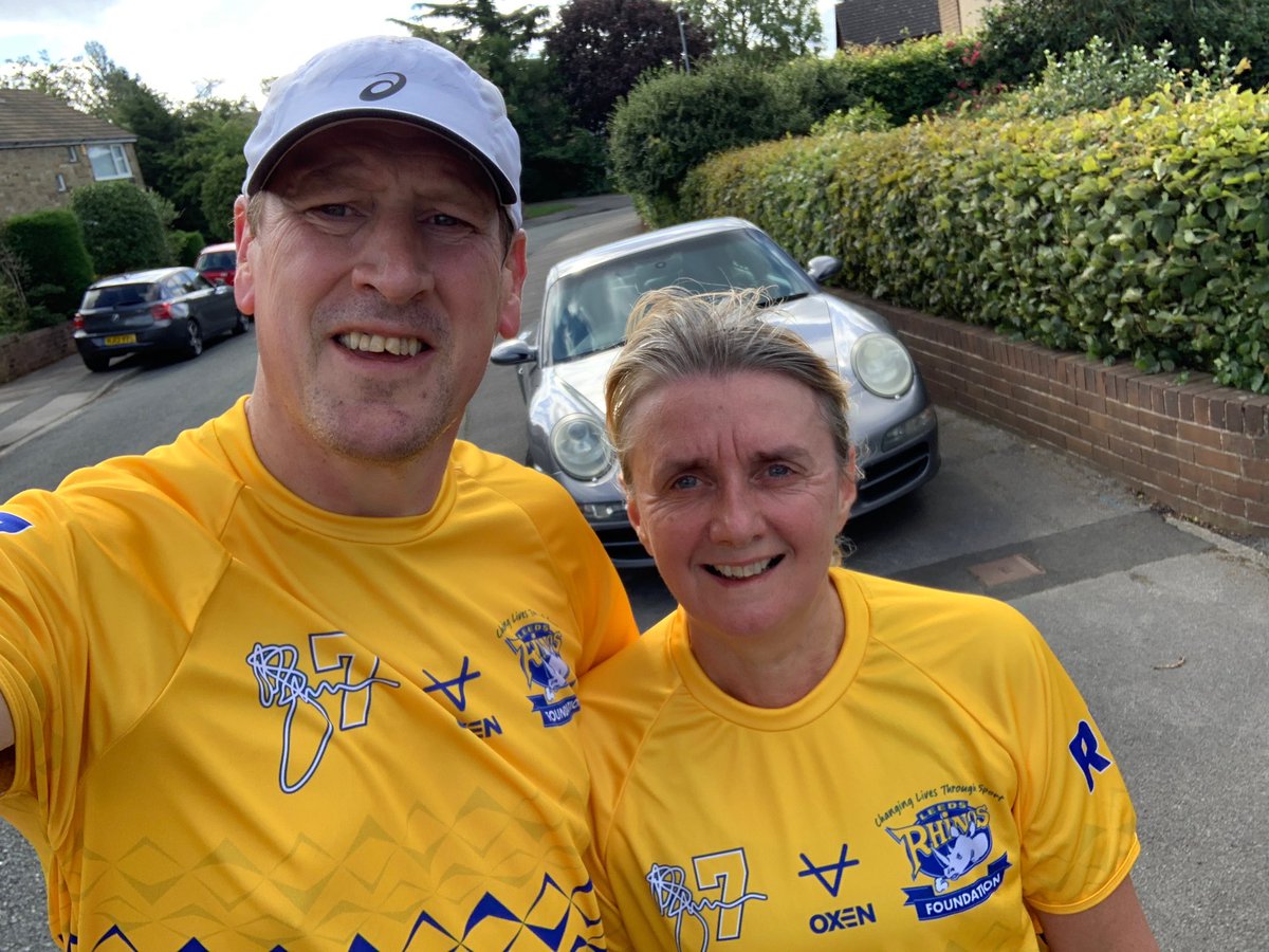 RugbyLeeds's tweet photo. Yesterday you may have spotted some of our runners wearing our new #RunWithTheRhinos tops. These are free for everyone who signs up for our team for the #Leeds10k in November, which will raise money for our charity and @Rob7Burrow 
🏃‍♂️Sign up ➡️ https://t.co/z16Hy58DN4 https://t.co/D8xvHNu7B6