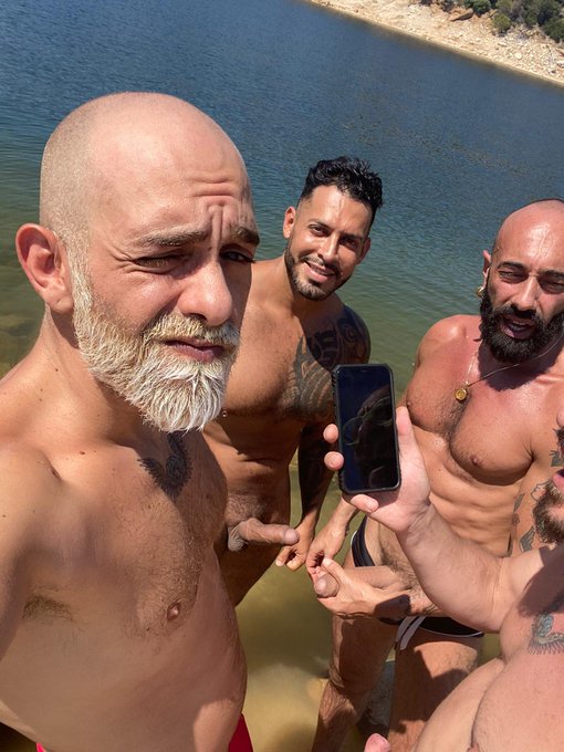 Gianni Maggio - 3 pic. Trabajando por nuestros fans 😍 Con @VisserViktorRom @psicotoxine ...los esperamos. https://t.co/pXIQsLyTxI