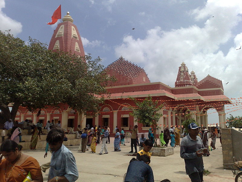 12 JYOTIRLINGS IN INDIA2) NAGESHVARA JYOTIRLINGAPLACE- JAMNAGAR (GUJURAT)"Yamye sadange nagaretiramye vibhushitangam vividhaishcha bhogai Sadbhaktimuktipradamishamekam shrinaganatham sharanam prapadye"