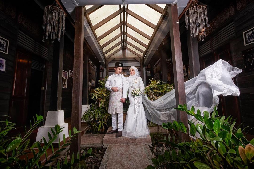 rumahdusun_'s tweet photo. Our Rumah Dusun brides ❤️
Let's us assist you in big day
Rumah dusun adalah pilihan yang tepat buat anda yang tak nak susah2 fikir flow hari perkahwinan anda. Kami boleh tolong arrange dari A-Z .#rumahdusn #NikahPKPP #tipspengantin #outdoorwedding #pelaminidamananda https://t.co/c6ZioAQ1mS