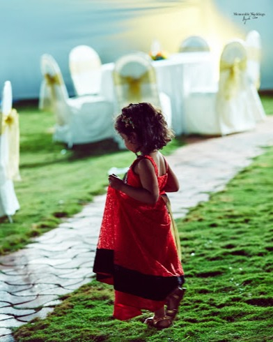 ayushdas's tweet photo. Adults are just outdated children. #strangesadhu
.
#kidsatweddings
#documentaryweddingphotographer
#meaningfulwedding
#belovedweddingstories
#littlethingstheory
#naturalweddingphotographer
#naturalweddingphotography
#journalisticweddingphotography
#rushilkaran https://t.co/zrCOM86DVb