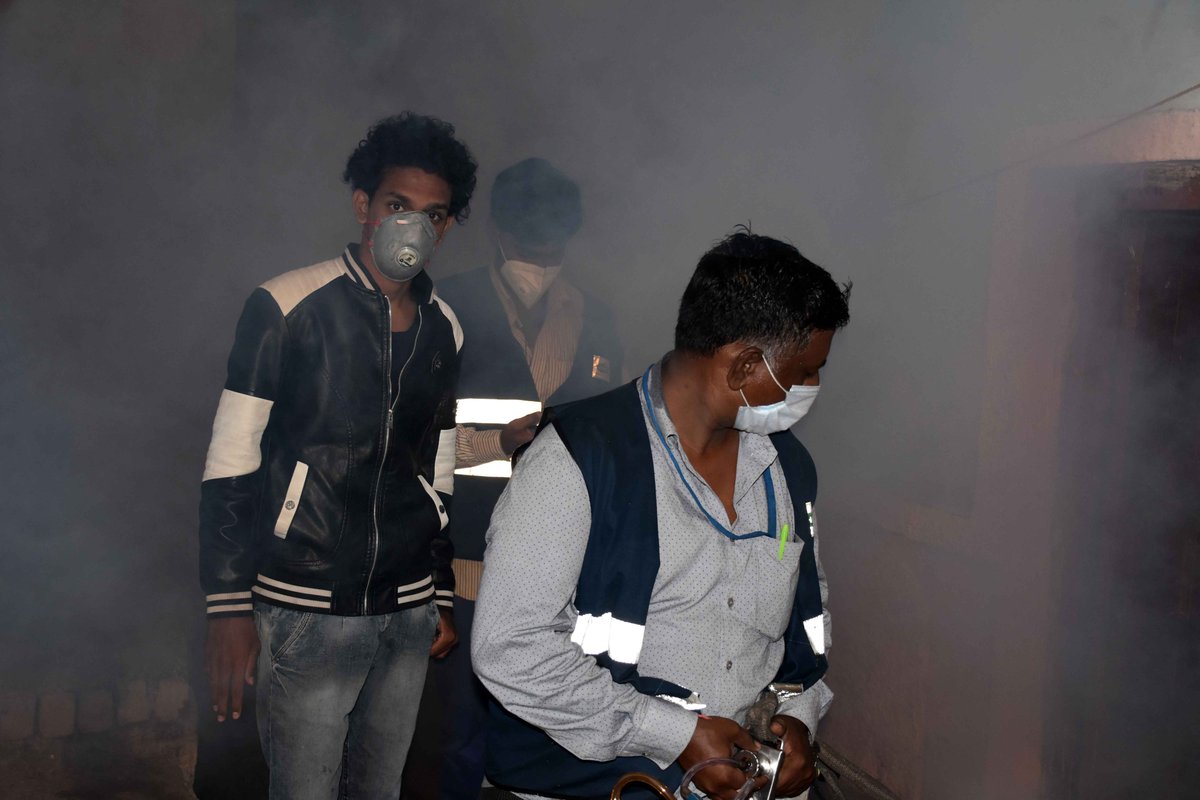 Adv_qurramali's tweet photo. TRSV GHMC Co.ordinator Mir Qurram ALi along with @GHMCOnline  workers  #fogging is done in yakutpura . #mosquito fogger is being used to control viral fevers
@KTRTRS @GelluSrinuTRS @trspartyonline https://t.co/Dut1lcSSbO