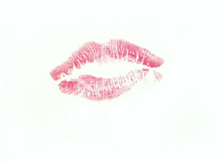 Giovanna_xo_'s tweet photo. Oggi è l' #InternationalKissingDay...

(...il mio bacio #smuack ;-* ) https://t.co/2r4nVQiLcP