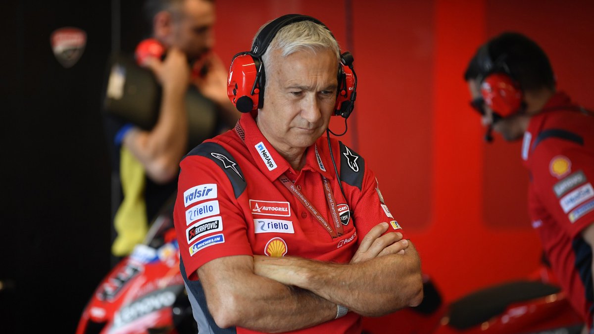 The @ducaticorse family would like to express its condolences to Davide  Tardozzi after hearing of the loss of his wife yesterday. We are deeply  saddened by this news! Davide, we are all