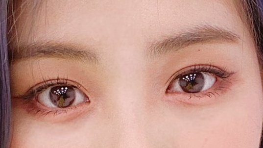 onlyforRyujin's tweet image. Ryujin&apos;s mole below her left eyebrow 👀