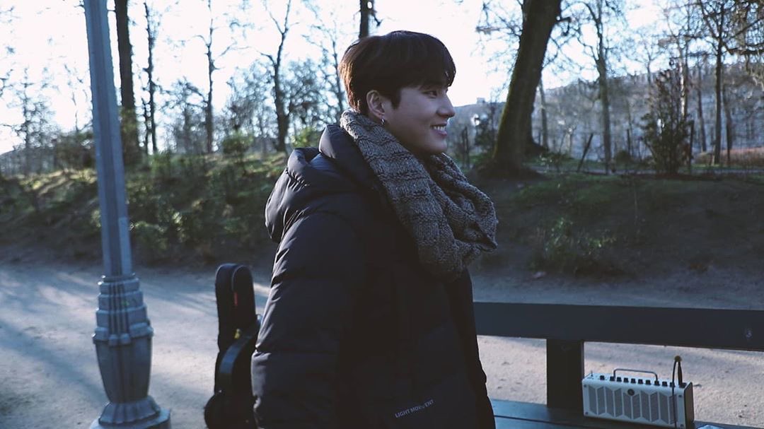YoungAtHeart_th's tweet photo. [from_youngk] 2020/07/06 : 
Youngk : Love Someone (Lukas Graham cover)

2020.07.07.

KST 5PM

Day6 Official Youtube Channel https://t.co/4FHLxV1Ov6