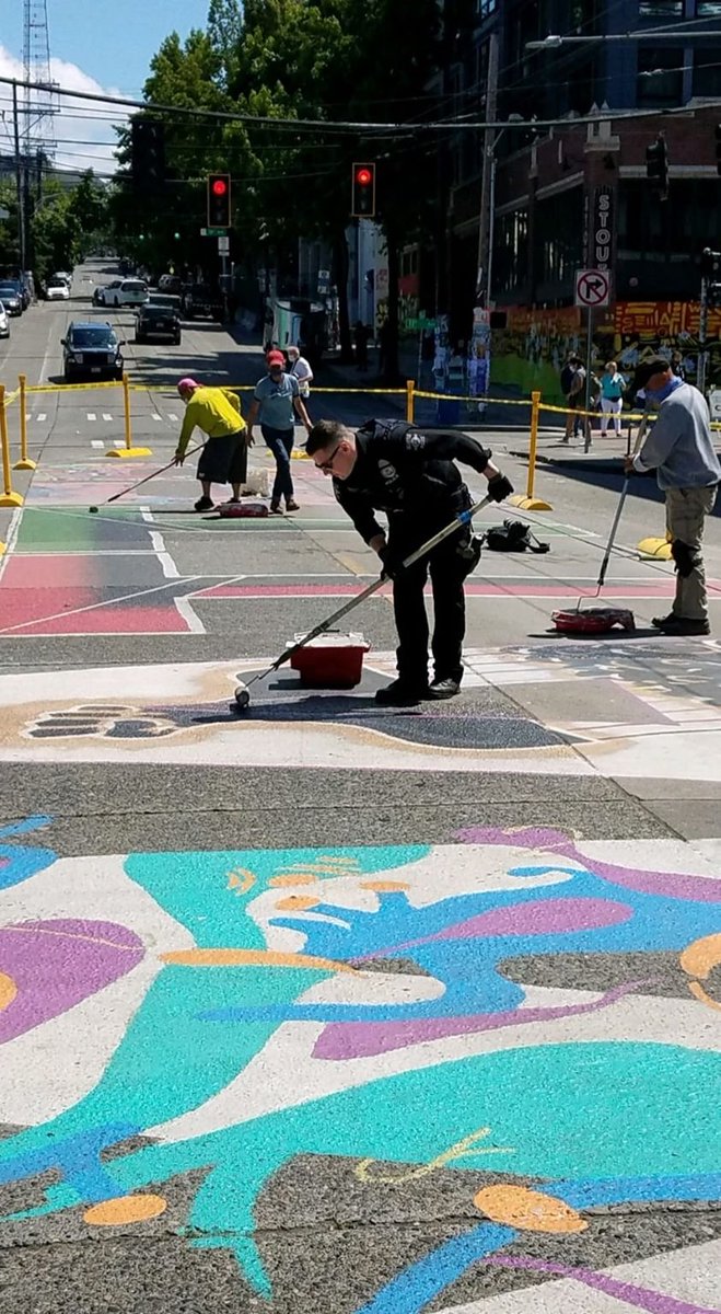 It's official, the 'Black Lives Matter' street mural will remain on Capitol Hill in #Seattle. 
Community members, local artists, and police officers worked together over the weekend to seal it up along Pine St for preservation.

(pic via <a href="/SeattlePD/">Seattle Police Department</a>)
#BlackLivesMatter #BLM #CHOP