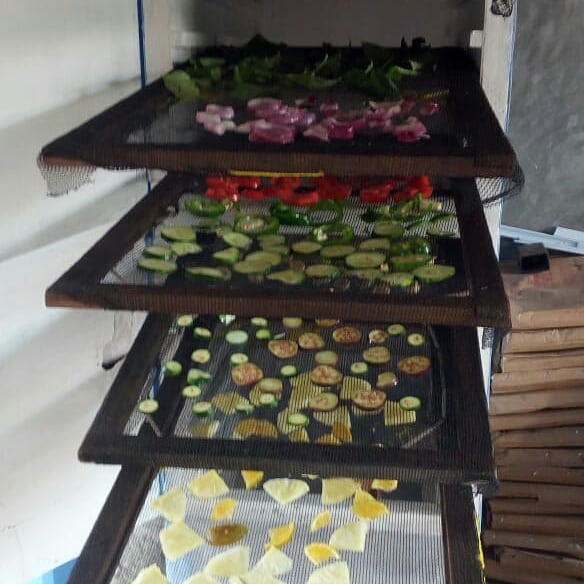 Flexi_Biogas's tweet photo. #FlexiBiogas systems provide over twice the volume of gas needed for #cooking, and the surplus can be used for other income generating activities like
value addition to crops by #drying, #pasteurising milk & yogurt, #baking buns and biscuits, chicken/pig #brooding. https://t.co/lTzv2JaZsB