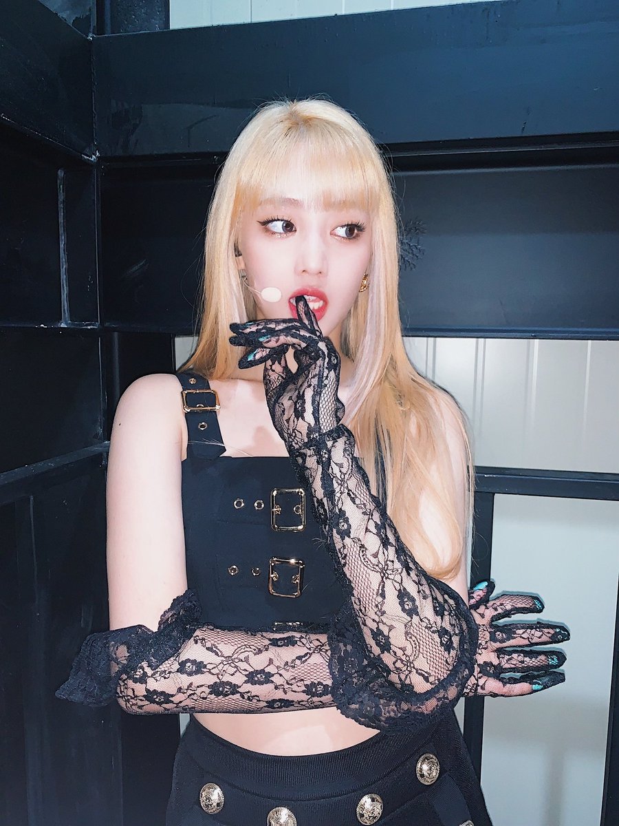 official_i_dle's tweet photo. [#민니] I-LAND is NEVERLAND's ❤

https://t.co/5FAJCa6Cbb https://t.co/Ap6v1SH7f5