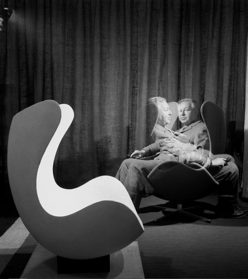 lauramstein's tweet photo. Arne Jacobsen’s work is a study in the detail of simplicity. More recently I’ve been scaling back and exploring the more subtle aspects of design - line, form and what happens in the negative spaces.
#laurasteininteriors #torontodesigner #torontointeriors#arnejacobsen https://t.co/bDQdeCGWYx