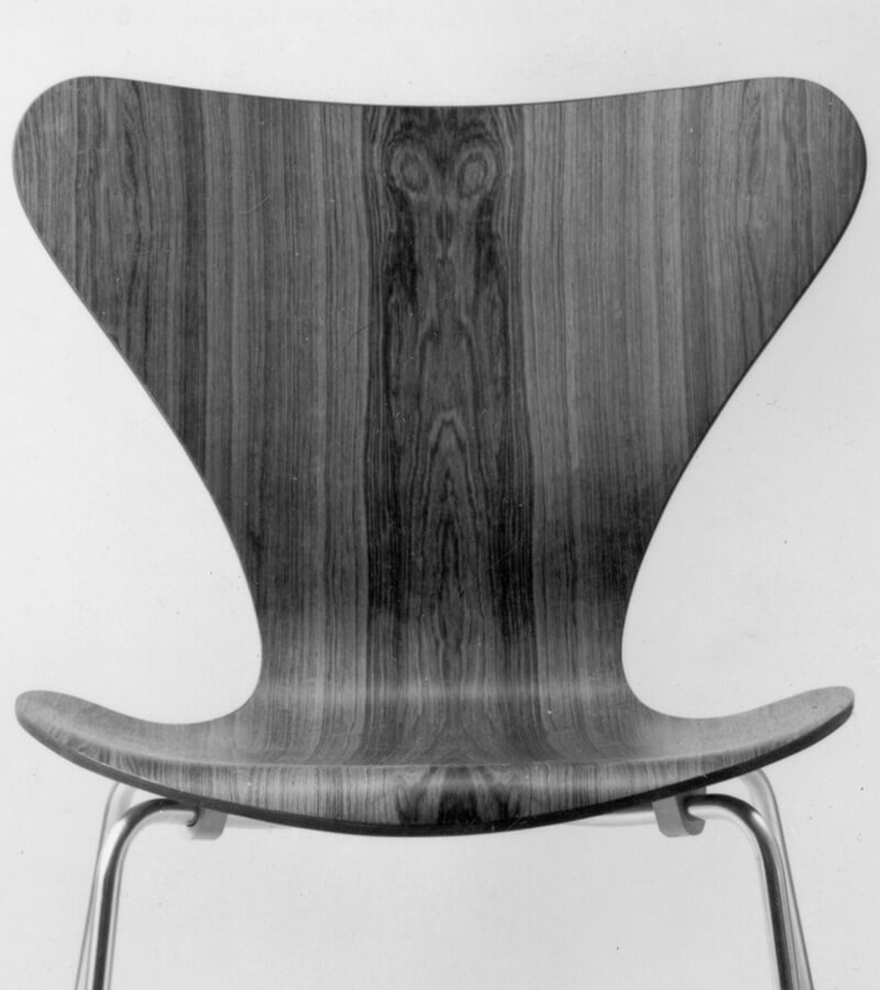 lauramstein's tweet photo. Arne Jacobsen’s work is a study in the detail of simplicity. More recently I’ve been scaling back and exploring the more subtle aspects of design - line, form and what happens in the negative spaces.
#laurasteininteriors #torontodesigner #torontointeriors#arnejacobsen https://t.co/bDQdeCGWYx