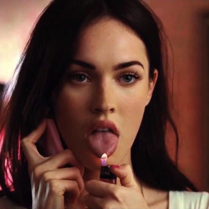 WYDMpodcast's tweet photo. 🚨NEW EPISODE ALERT!🚨
In honor of @PodGirlCrush, we wanted to highlight Kaitlyn’s ultimate girl crush: @meganfox! Light some candles & dim the lights bc this week we are talking body- #JennifersBody! #WYDM #horrormovies #funnypodcast #meganfox #girlcrush #amandaseyfried #bffs https://t.co/Isd7kgsTCC