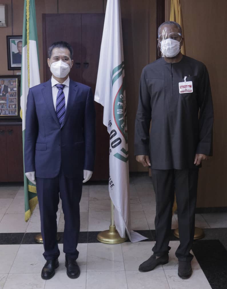 GeoffreyOnyeama's tweet photo. Received a farewell visit from H.E. Zhou Pingjian, outgoing Ambassador of the People's Republic of China to Nigeria.
🇳🇬🇨🇳 #StayHomeSaveLives #COVID19Nigeria #COVID19 @NigeriaGov @DigiCommsNG @MFA_China https://t.co/EEXXGrAnoR