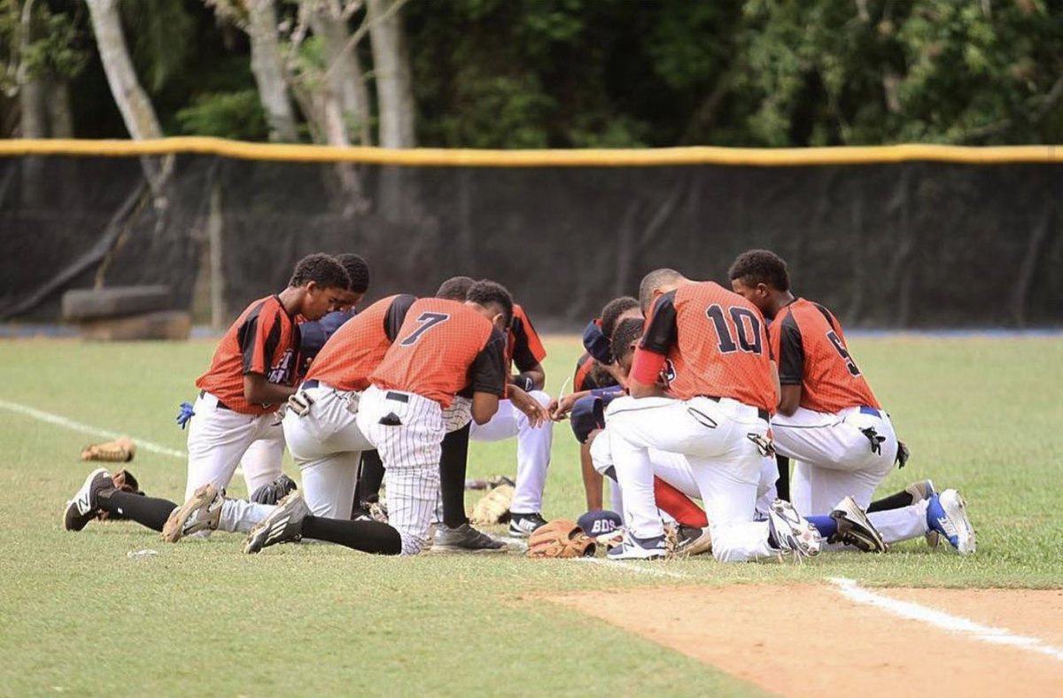 BDSBASEBALL1's tweet photo. En Baseball Digital showcase (BDS) nuestros prospectos agradecen a Dios la oportunidad de poder disfrutar del juego que tanto amamos y de la vida.
Gracias Dios por la bendición de una nueva semana donde más que pedirte tenemos que agradecerte.
#BaseBall #talentoBDS #MLB https://t.co/JtfIQ3twmU