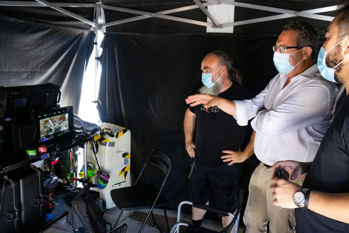 benidormlive's tweet photo. Secun de la Rosa retoma en #Benidorm el rodaje de ‘El #cover tras el confinamiento.
El alcalde, que ha estado acompañado por la responsable de la Benidorm Film Office, Rosa Llorca, ha departido con el director y también con los actores Carmen #Machi y Álex #Monner, https://t.co/0COnbiV1v0
