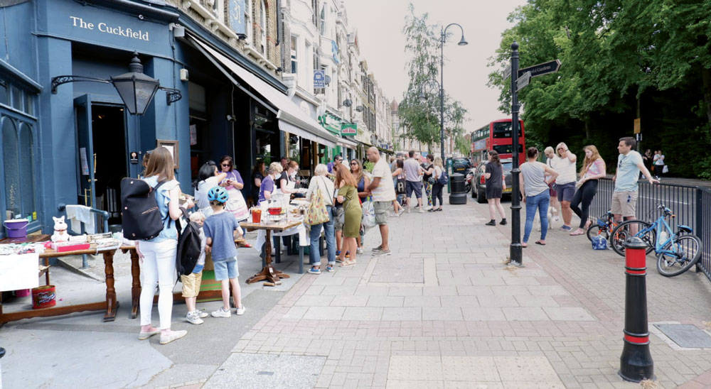 wavidi's tweet photo. Annual cake sale raises over £21k for local children’s hospice: An annual cake sale in aid of Haven House Children’s Hospice raised £21,695 in June, enough to pay for more than two days of care at the Woodford Green charity. https://t.co/N1cWXjWSwQ https://t.co/LAx2hMfUZp