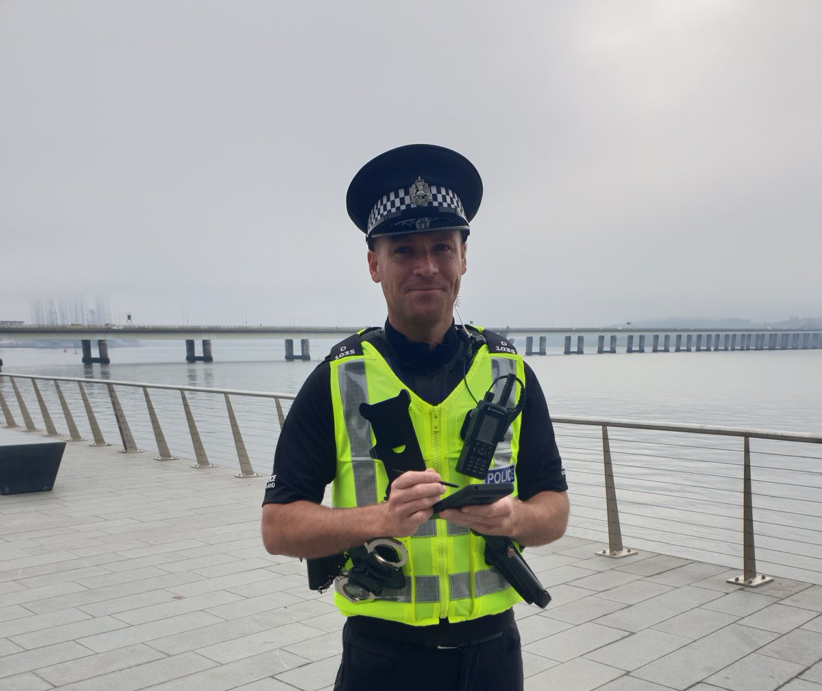 PoliceScotland's tweet photo. The roll-out of mobile devices by Police Scotland has freed up more than 400,000 hours of officer time in one year, transforming policing in communities across the country. 📱👮‍♂️

Find out more here: https://t.co/wTYBLvFxf6 https://t.co/jRKCel78qE
