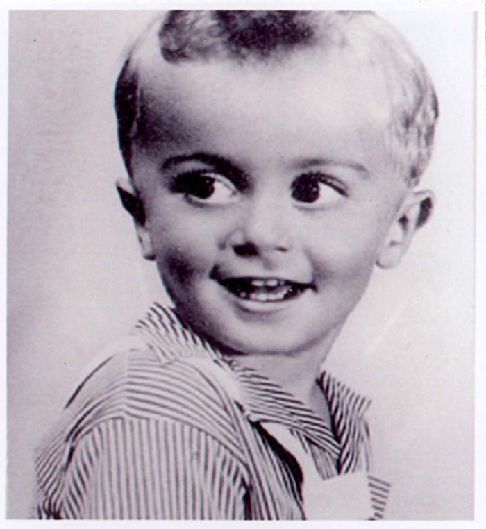 AuschwitzMuseum's tweet photo. 6 July 1940 | Hungarian Jewish boy Istvan Ferenc Reiner was born in Miskolc to Bela and Livia.

In June 1944 he was deported to #Auschwitz and murdered in a gas chamber after the selection. https://t.co/9xVI6zuWvs