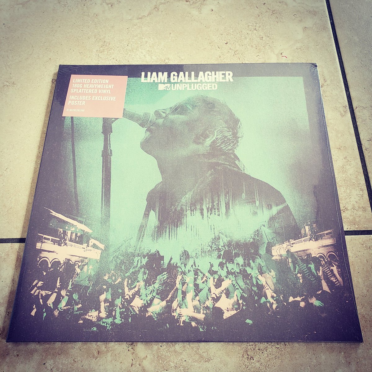 CormacEveritt's tweet photo. @liamgallagher UNPLUGGED limited edition vinyl finally came today😍😍serious fucking album!!
Any chance of putting a signature on it big man?? https://t.co/TMEv2A3MK6
