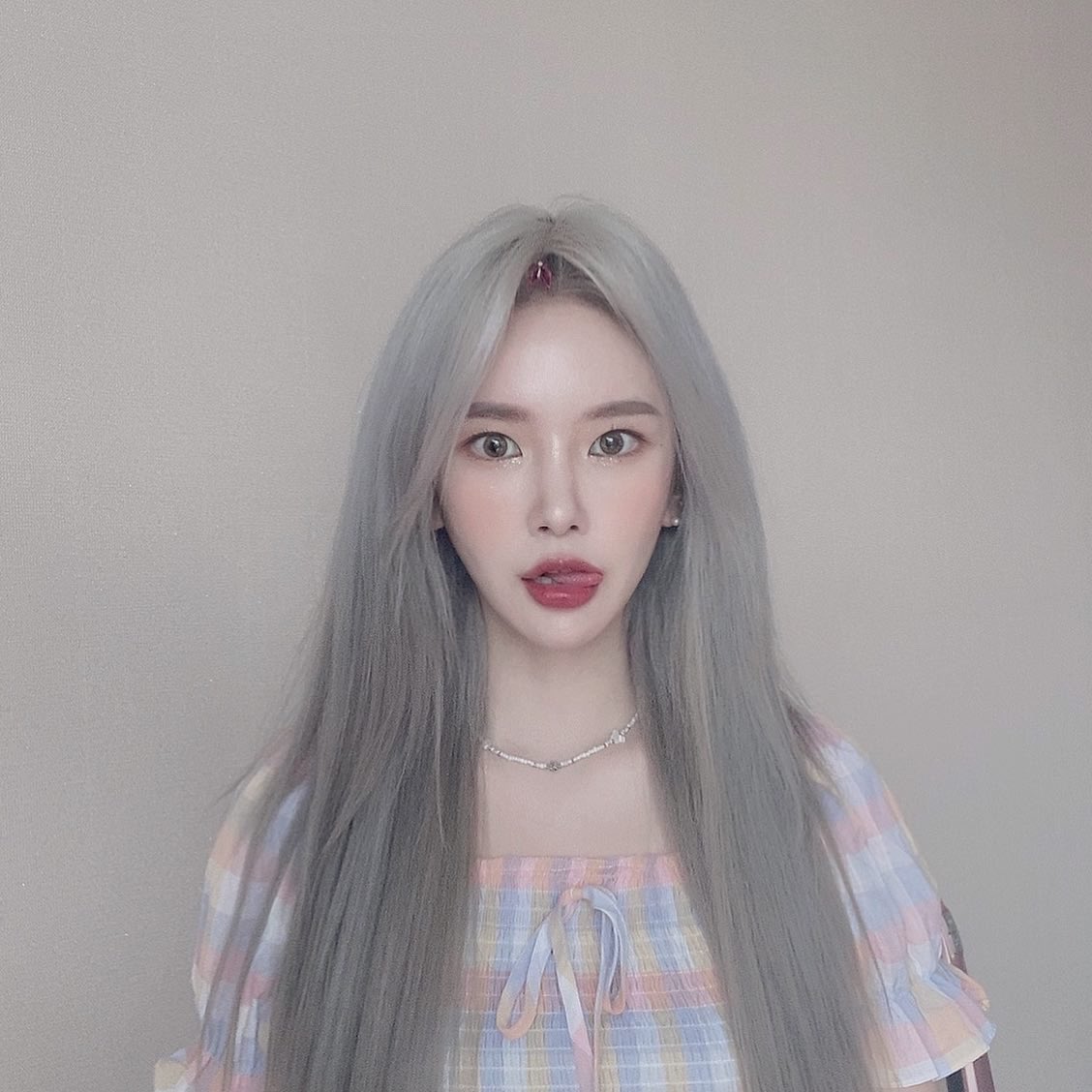 ANS_official_'s tweet photo. [#로연]
안녕 깡총-🐰💗 앤써들 월요일 잘 보내셨나요? 저는 멤버들과 함께 에어컨 앞에서 시간을 보냈답니다🤭💗 오늘도 덥고 힘든 하루였을텐데 예쁜 꿈 꾸면서 푹 잠에 들기를 바래요 🌷내일도 행복하게 함께 하루를 맞이해요💗
#ANS #AngelNSoul #에이엔에스
#ROYEON https://t.co/LOPhNuKLbG